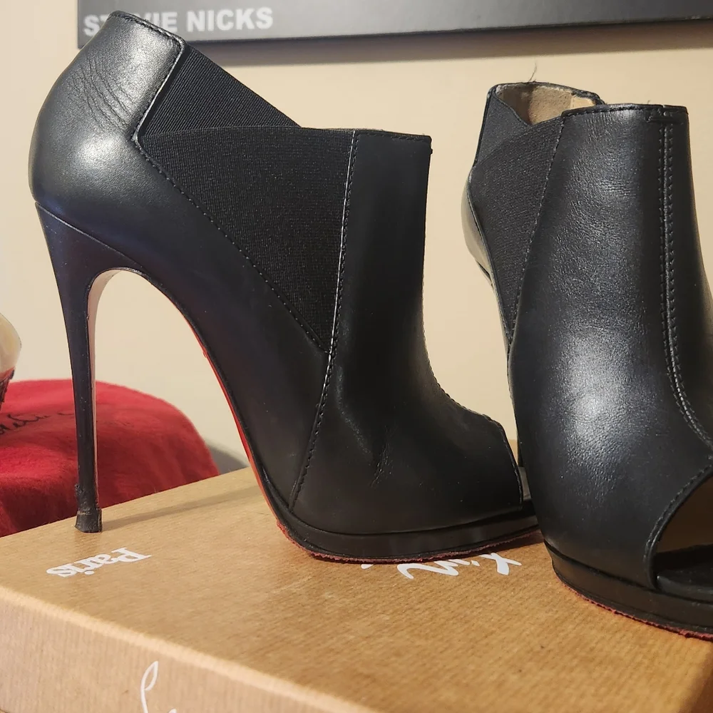 CHRISTIAN LOUBOUTIN - Picture 5 of 9